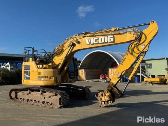 2018年小松PC228USLC-11