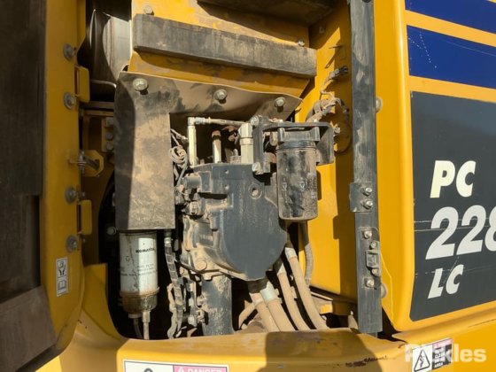 2018年小松PC228USLC-11