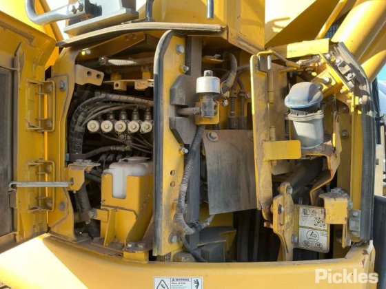 2018年小松PC228USLC-11