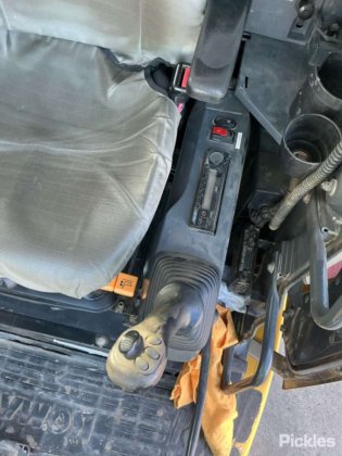 2018年小松PC228USLC-11