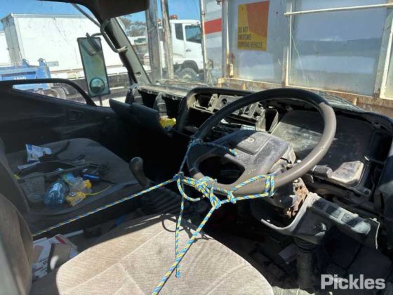 2002年式 三菱キャンター