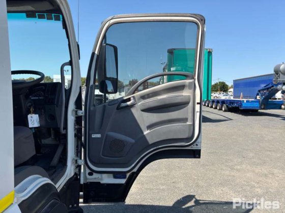 2017款五十铃FRR 110-260