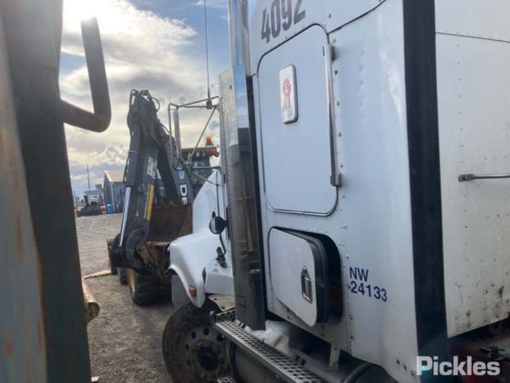 2003年肯沃斯T404