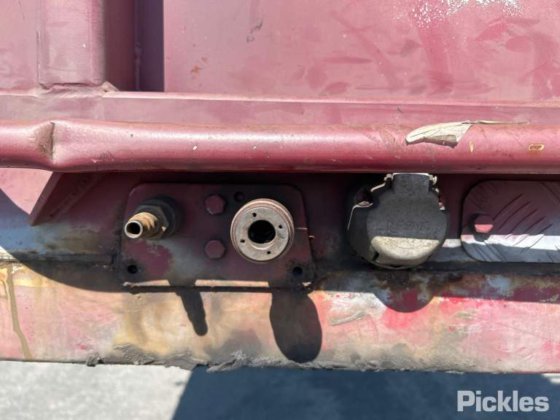 2011年OPhee三轴半挂车