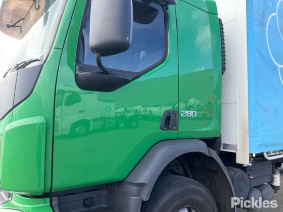 2019年式ボルボ FE280