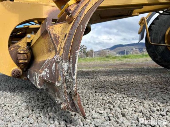 2008年卡特彼勒140M