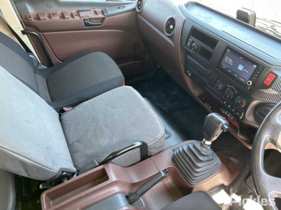 2021年式 日野FD500