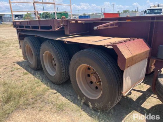 2017 Barker 重型三轴卡车