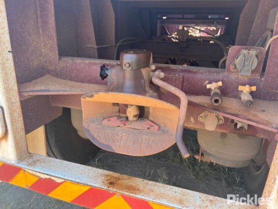 2017 Barker 重型三轴卡车