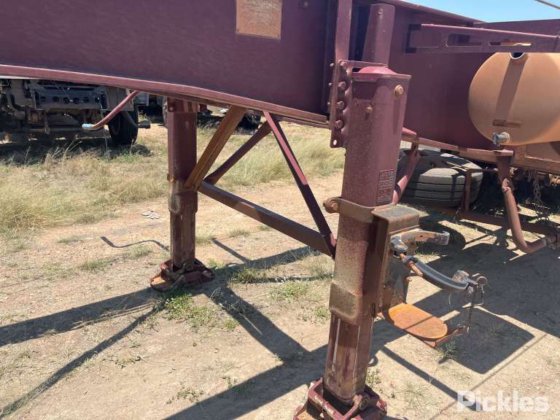 2017 Barker 重型三轴卡车