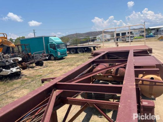 2017 Barker 重型三轴卡车