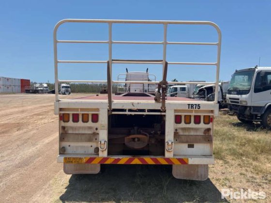 2017 Barker 重型三轴卡车