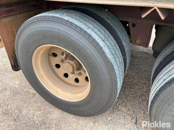 2017 Barker 重型三轴卡车