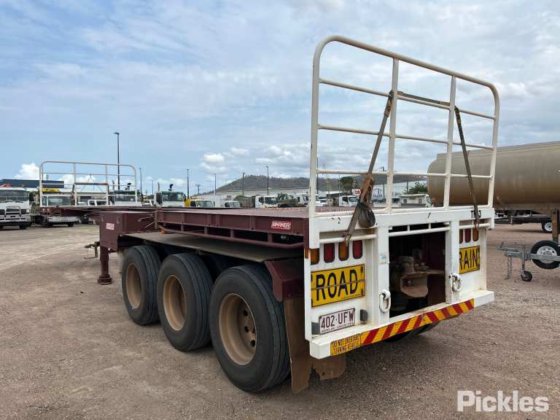 2017 Barker 重型三轴卡车