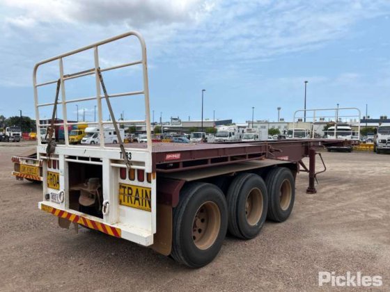 2017 Barker 重型三轴卡车