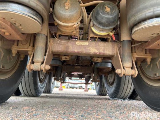 2017 Barker 重型三轴卡车