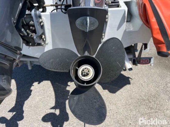 スウィフト・マリン