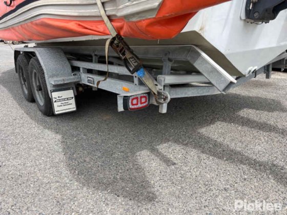 スウィフト・マリン