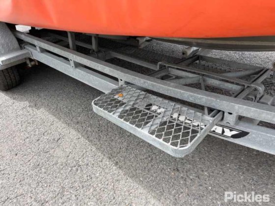 スウィフト・マリン