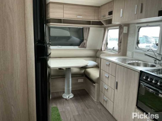 2017年式ジェイコ スタークラフト アウトバック