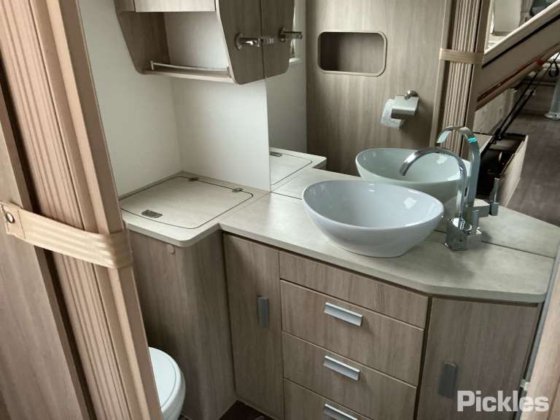 2017年式ジェイコ スタークラフト アウトバック