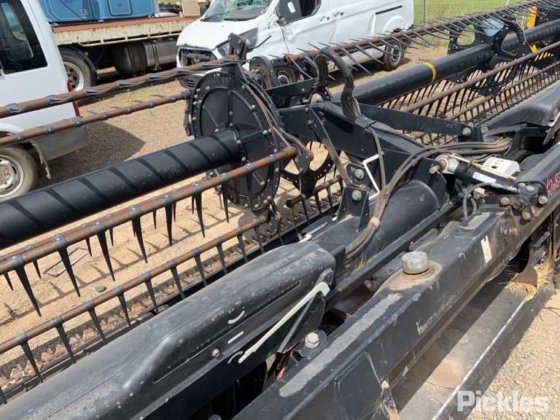 2016 MacDon FD75D Flexdraper