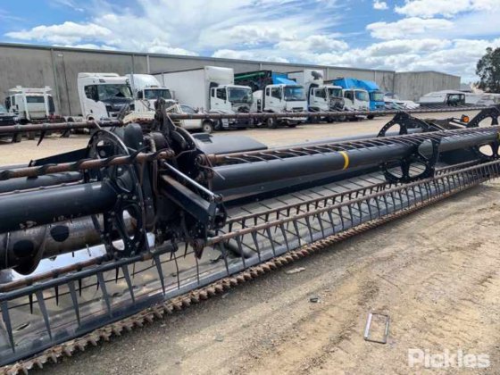 2016 MacDon FD75D Flexdraper