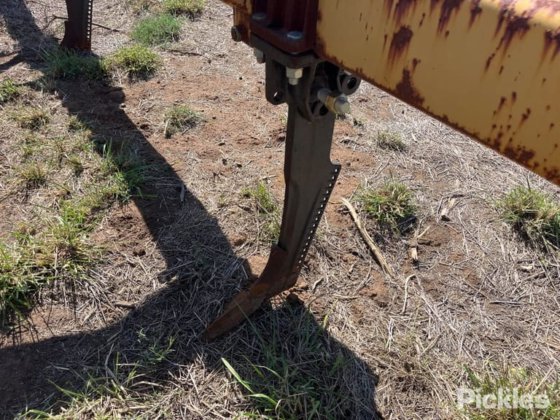 约 30 英尺深的松土器