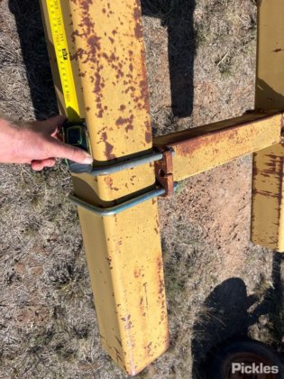 约 30 英尺深的松土器