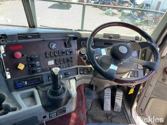 2004年式フレイトライナー・アーゴシー