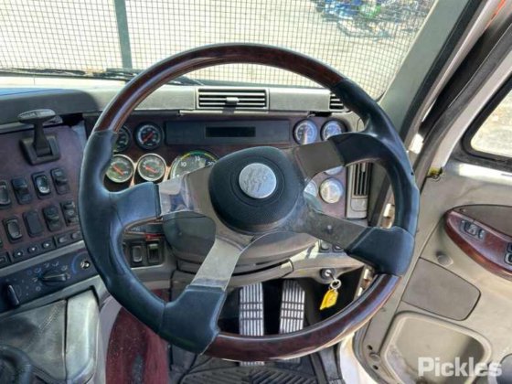 2004年式フレイトライナー・アーゴシー