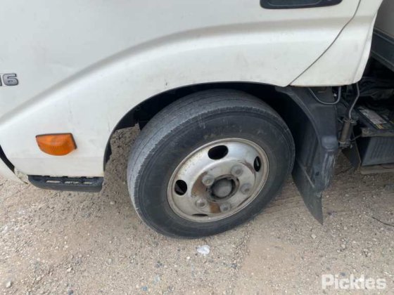 2014年式 日野 300 616