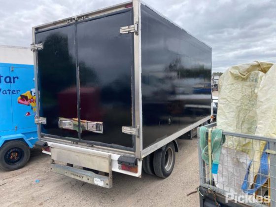 2014年式 日野 300 616