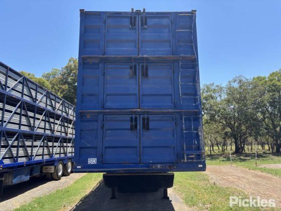 2001年伊斯特韦尔控股公司