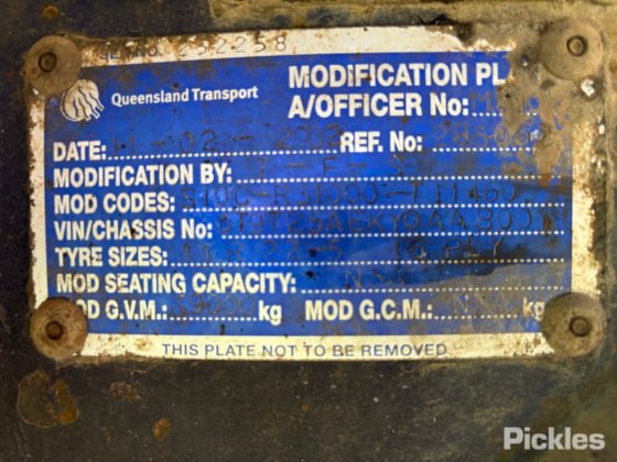 2001年伊斯特韦尔控股公司