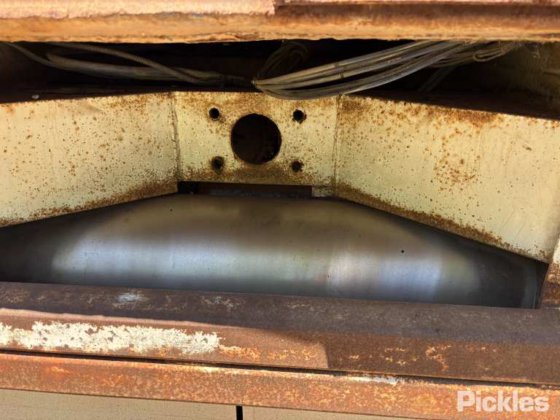 2001年伊斯特韦尔控股公司