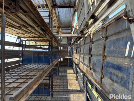 2001年伊斯特韦尔控股公司