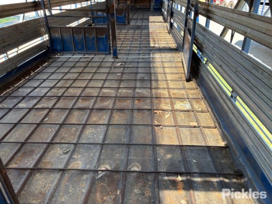 2001年伊斯特韦尔控股公司