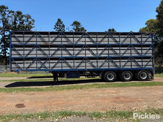 2001年伊斯特韦尔控股公司