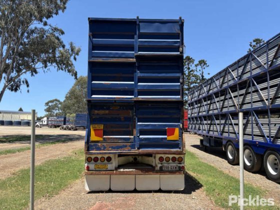 2001年伊斯特韦尔控股公司