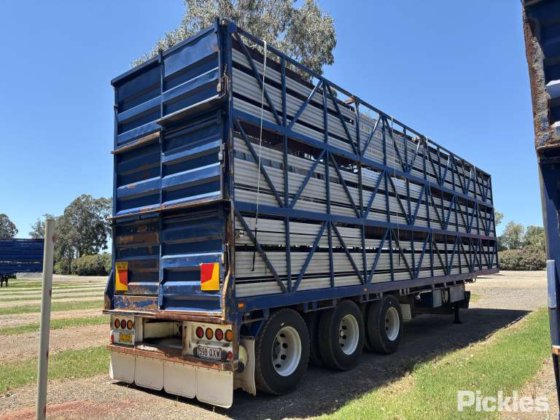 2001年伊斯特韦尔控股公司