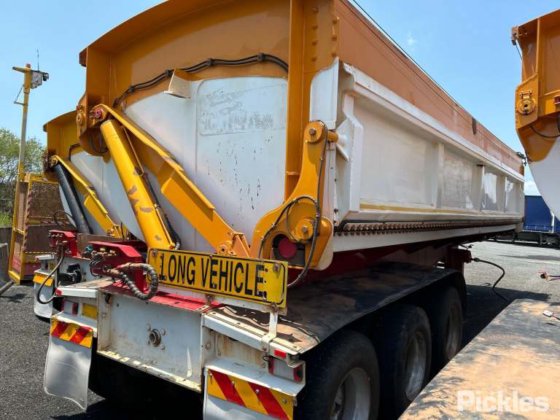 2011 アズメブ グローバル トレーラー ロードトレイン