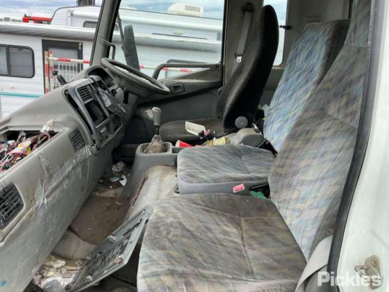 2005年 三菱 FM600