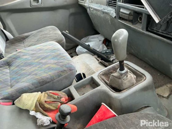 2005年 三菱 FM600