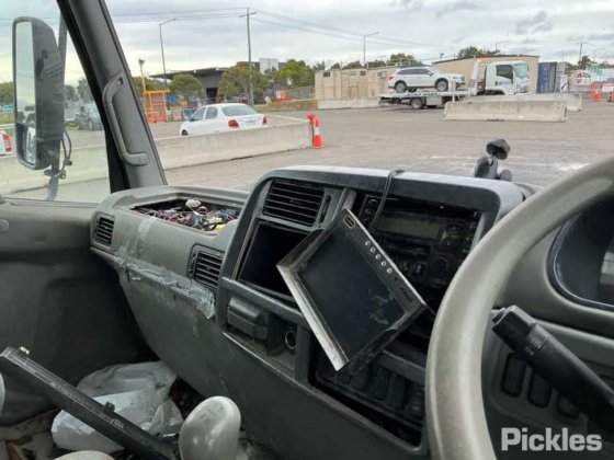 2005年 三菱 FM600