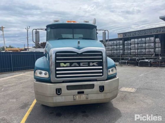 2015 マック・グラナイト