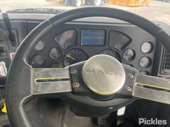 2015 マック・グラナイト