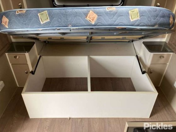 2014年式ロータス・フリーランダー