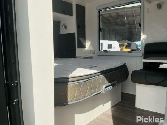 2022年式オースリンクキャラバンズ マリブレイダー