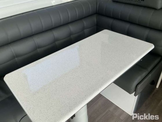 2022年式オースリンクキャラバンズ マリブレイダー